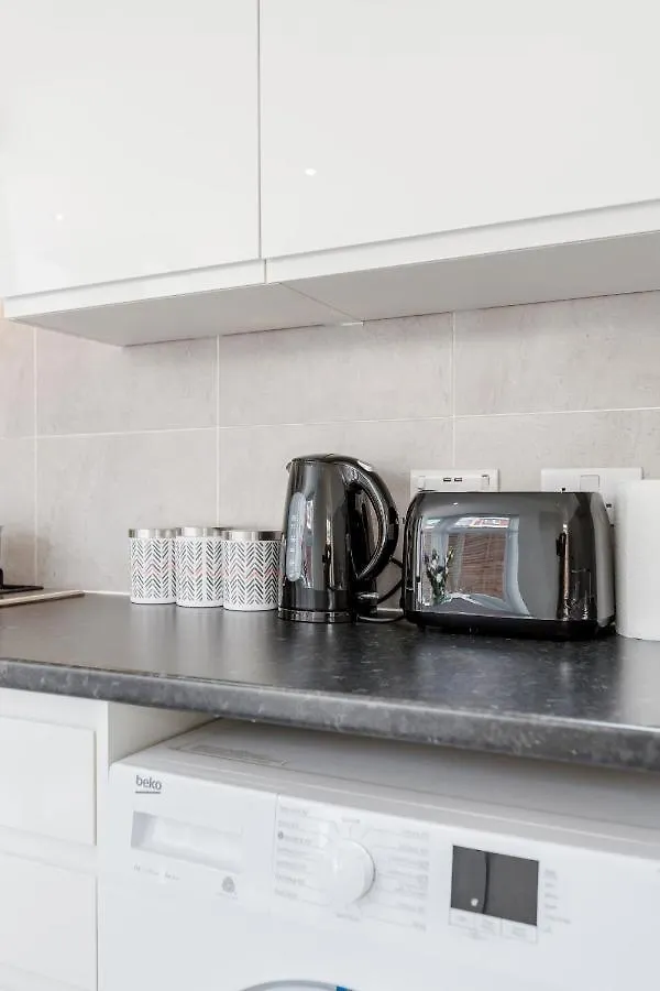2 Bedroom Serviced Apartment Londres 0*,  Reino Unido
