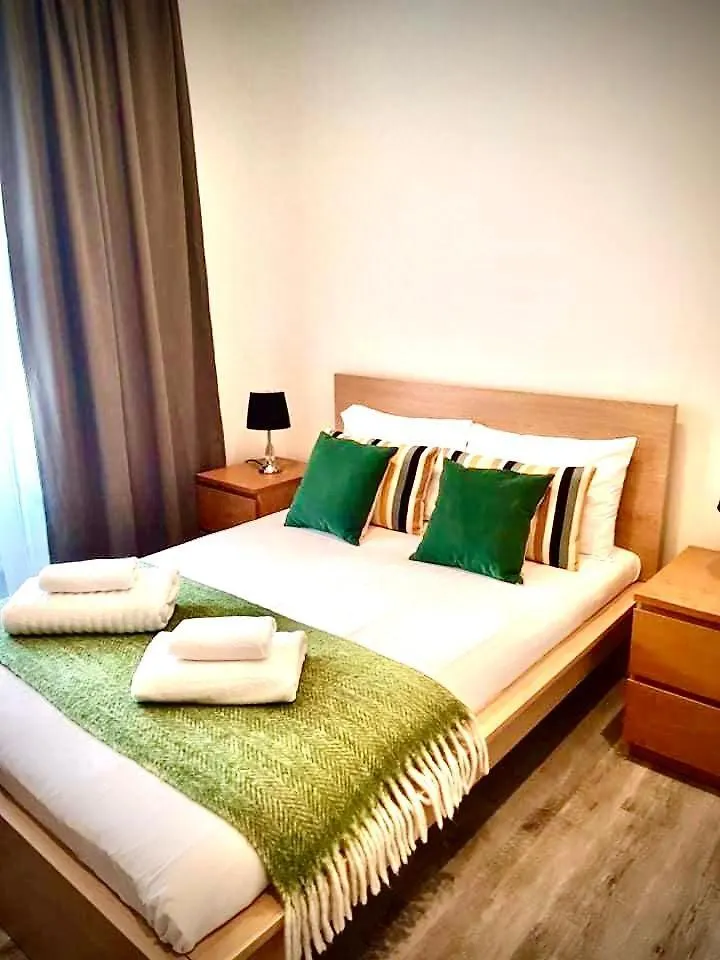 2 Bedroom Serviced Apartment Λονδίνο